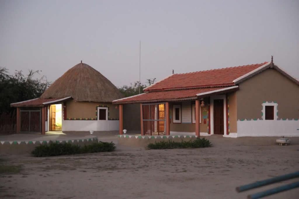Rann Visamo Resort Bherandiāla Buitenkant foto
