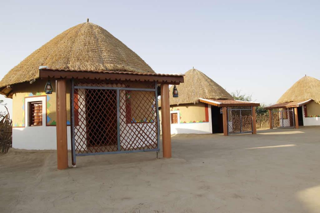 Rann Visamo Resort Bherandiāla Buitenkant foto
